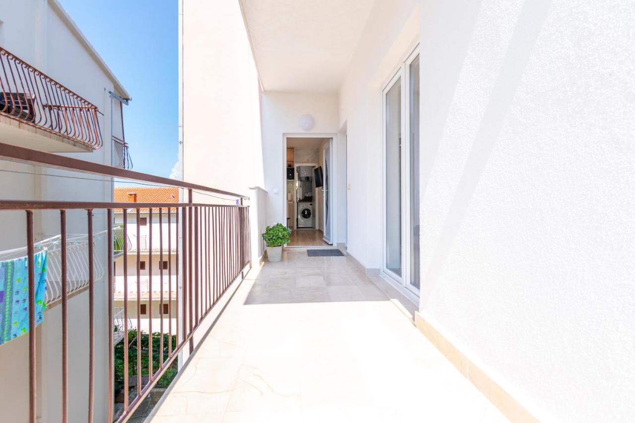 Apartmani Zora Makarska Bagian luar foto