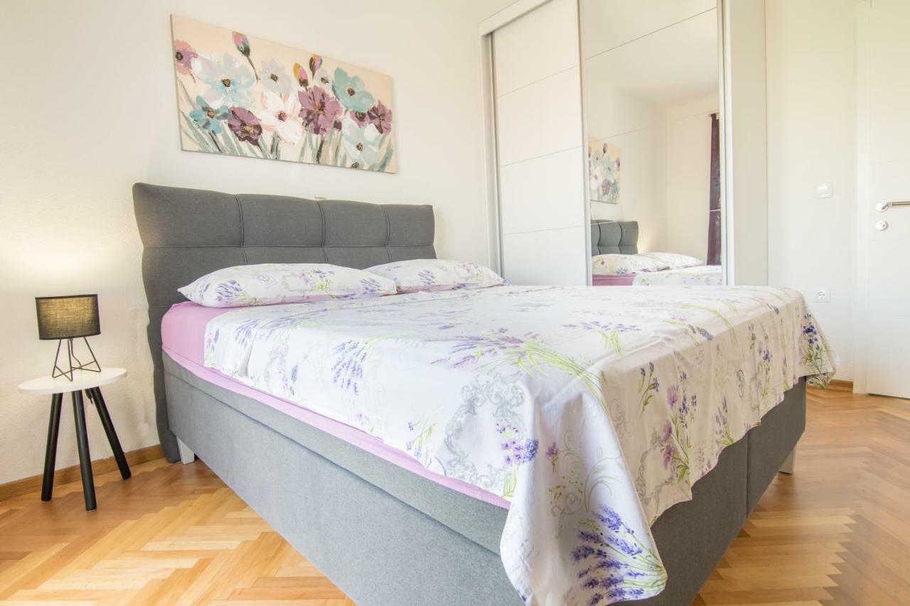 Apartmani Zora Makarska Bagian luar foto
