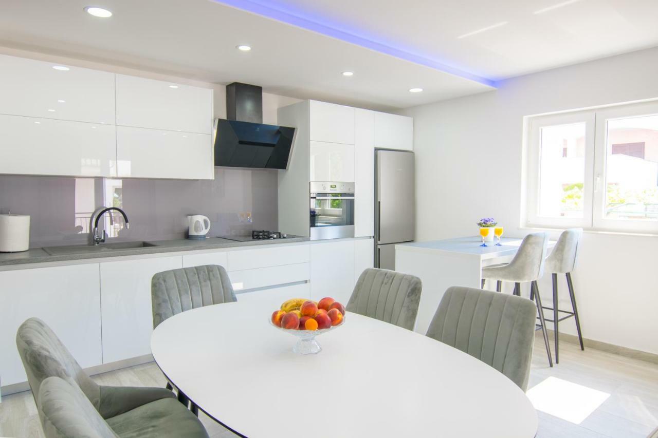 Apartmani Zora Makarska Bagian luar foto