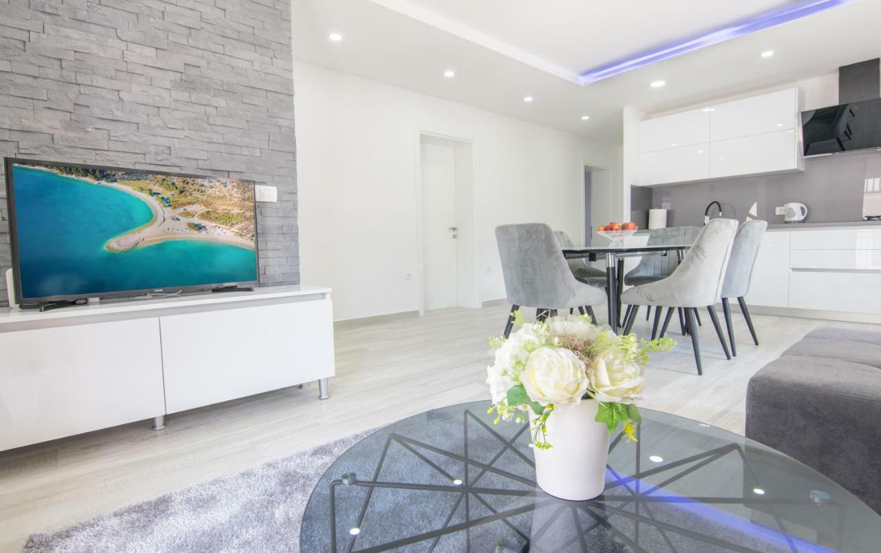 Apartmani Zora Makarska Bagian luar foto