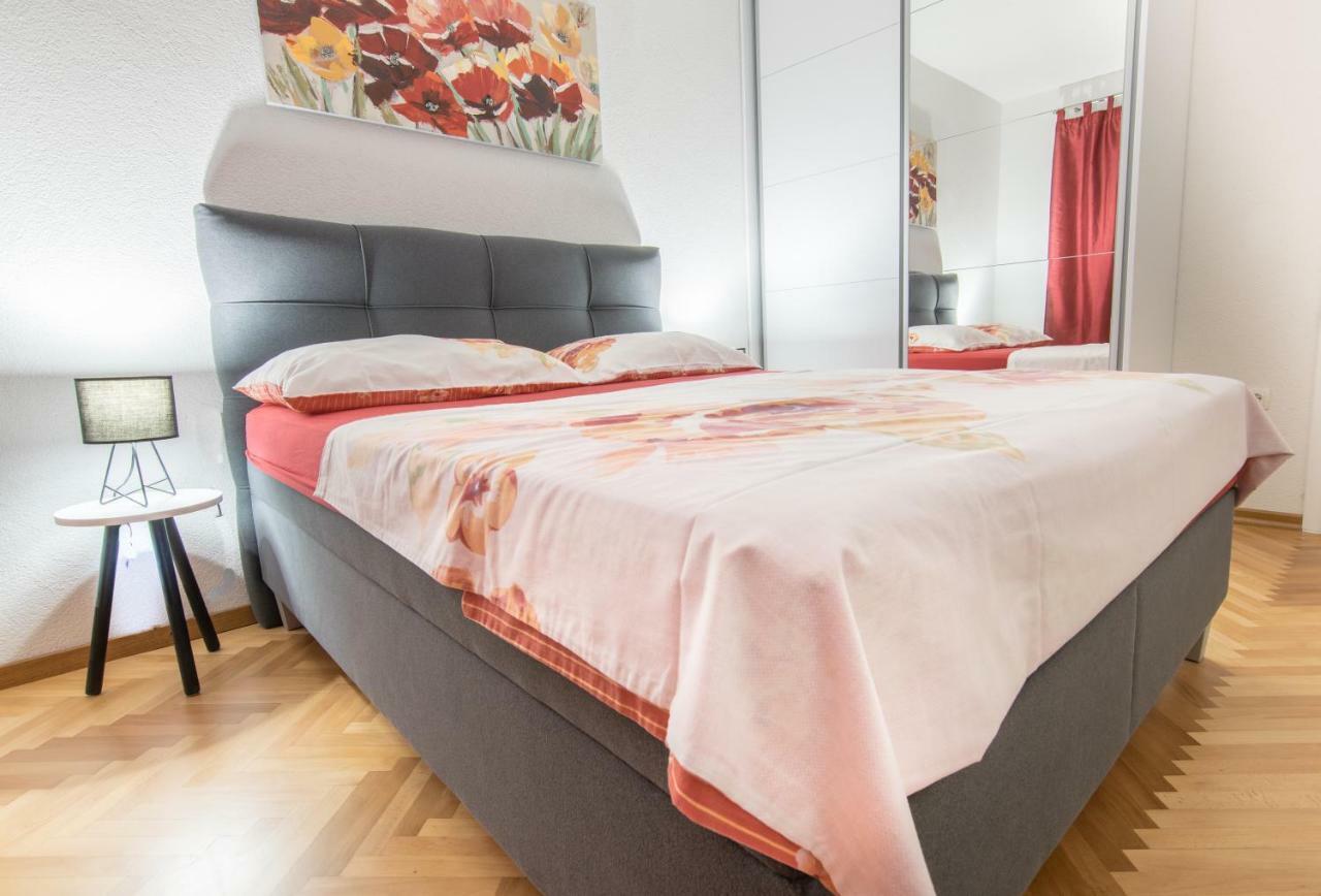 Apartmani Zora Makarska Bagian luar foto