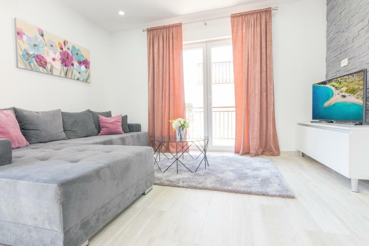 Apartmani Zora Makarska Bagian luar foto